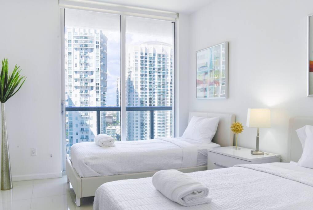 Wonderful 2 Bedroom Apt With Ocean Views At Icon Brickell Miami Bagian luar foto