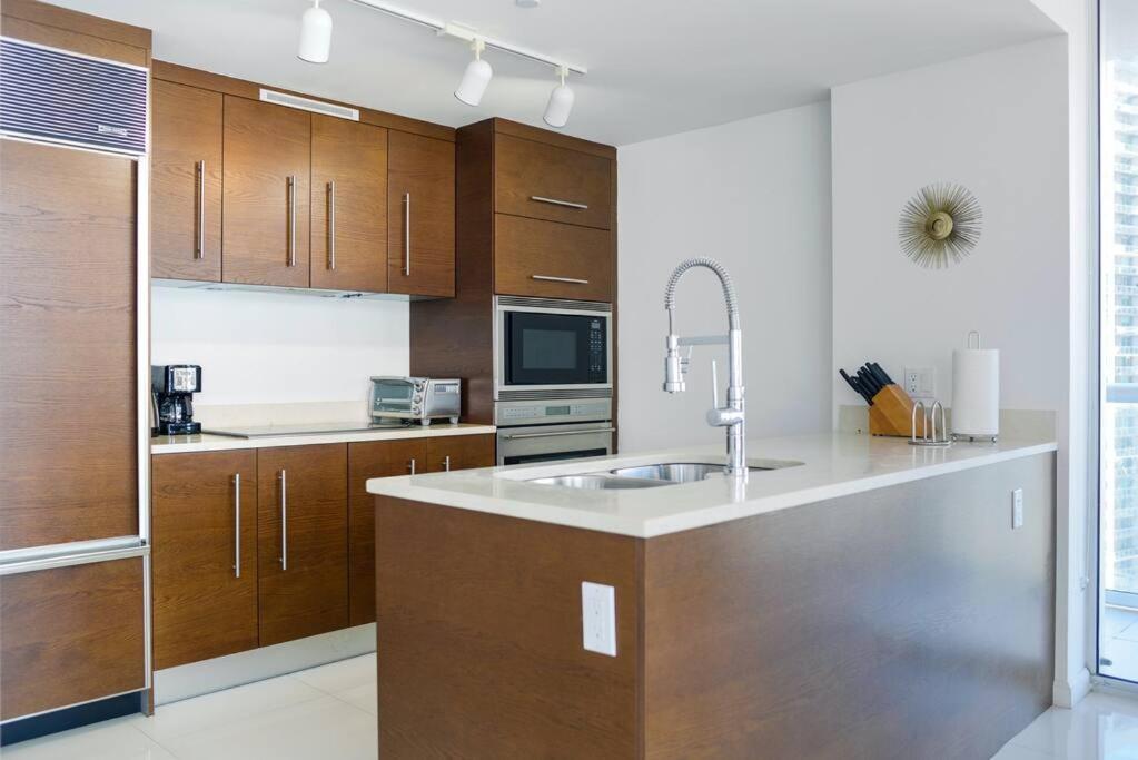 Wonderful 2 Bedroom Apt With Ocean Views At Icon Brickell Miami Bagian luar foto