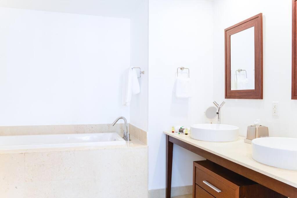 Wonderful 2 Bedroom Apt With Ocean Views At Icon Brickell Miami Bagian luar foto